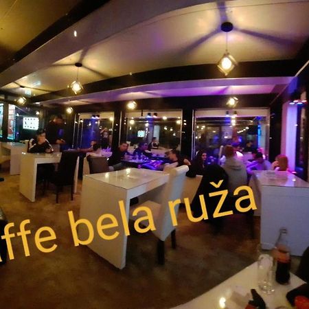 Hotel Bela Ruza Belgrad Exterior foto