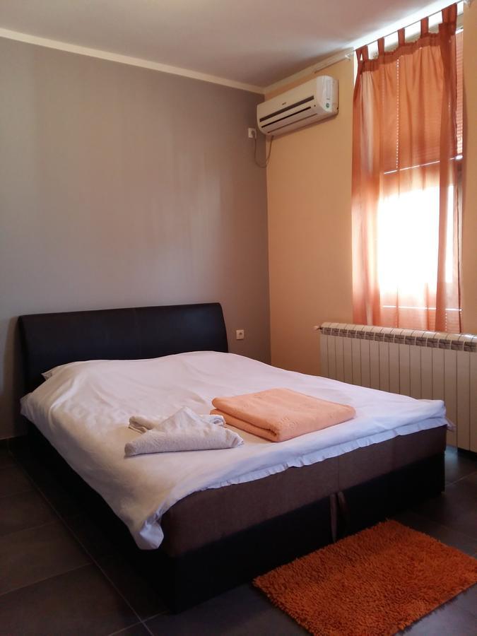 Hotel Bela Ruza Belgrad Exterior foto